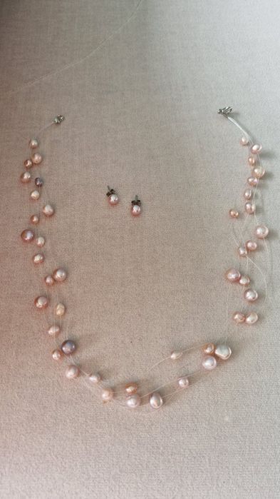 Колие и обици от истински перли