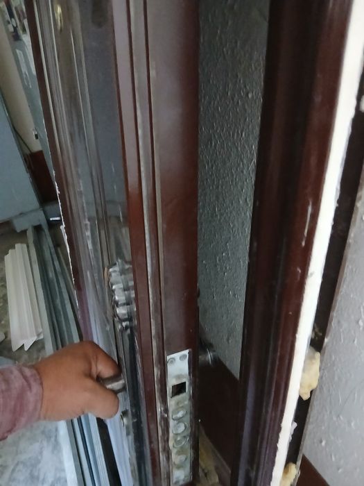 Двер железный входной висота 205 ширина 90