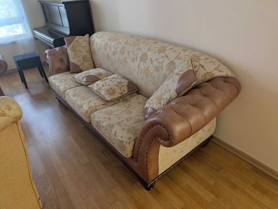 Диван тройка в комплект с още един диван и фотьойл