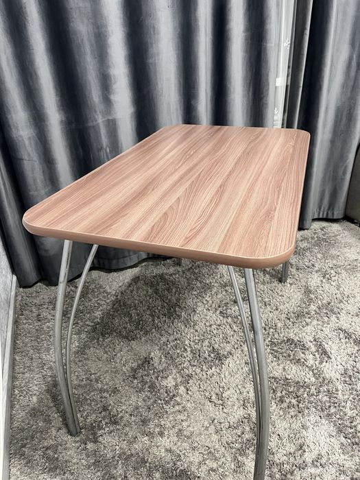 Стол кухонный обеденный