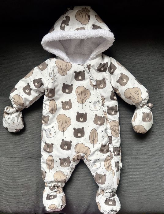 Зимен космонавт Rainy