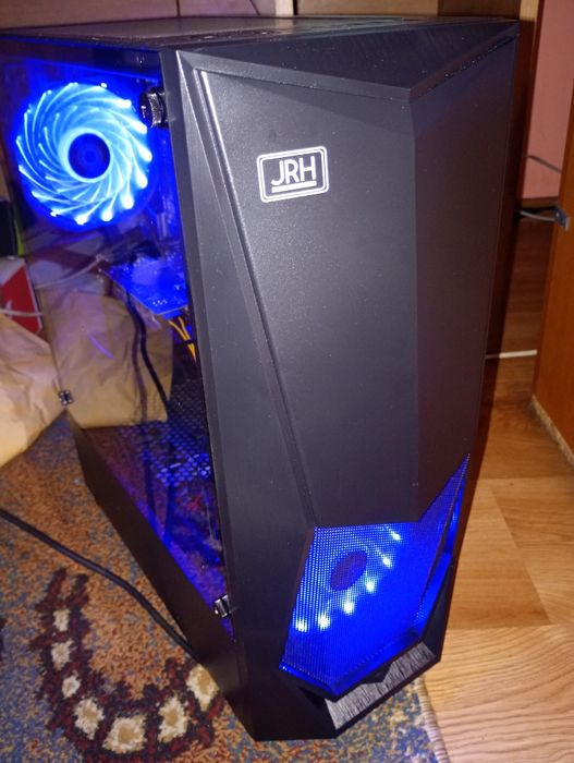 Vând pc ligth gaming