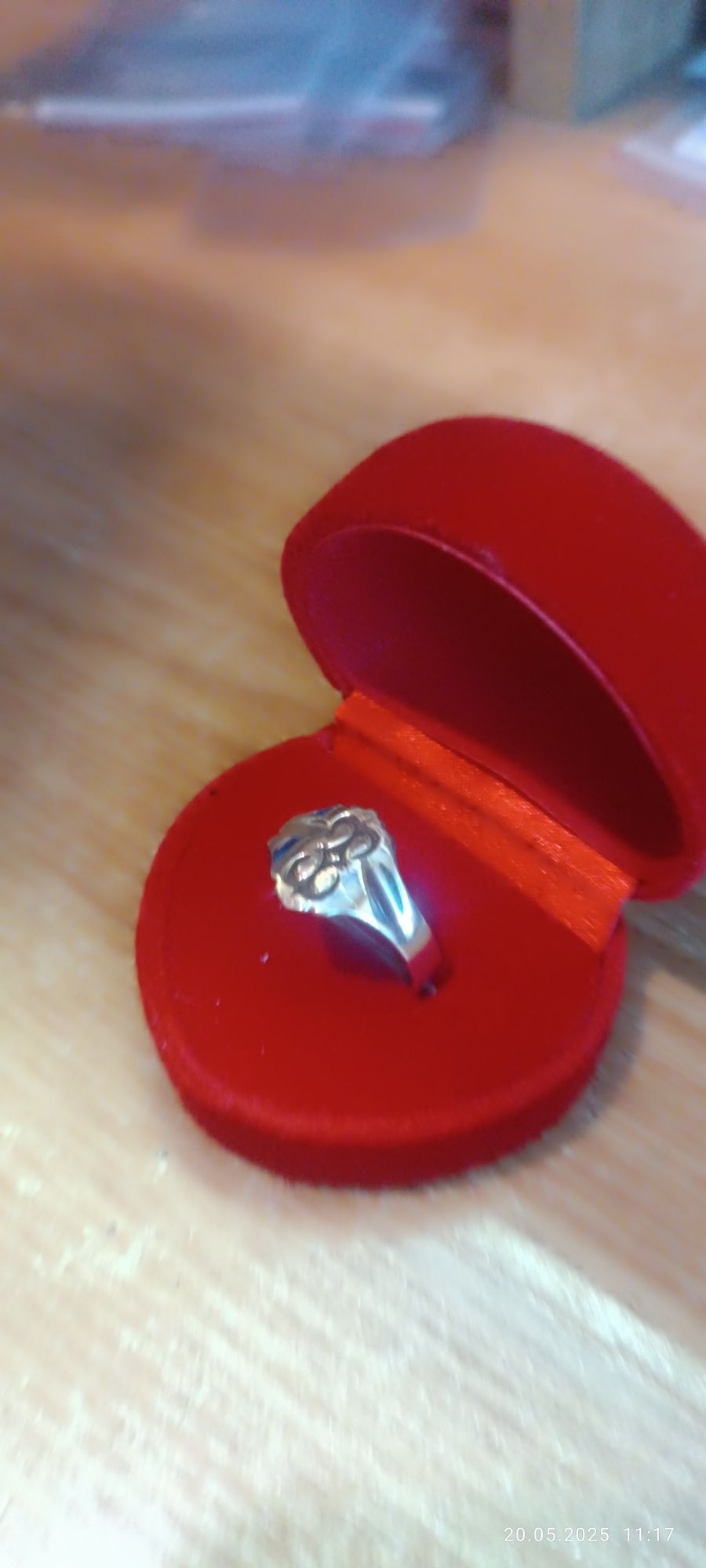 Серебряное кольцо.