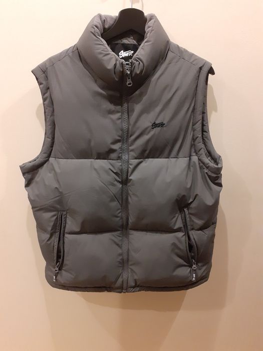 Продавам мъжки пухен елек Pull&Bear!!!