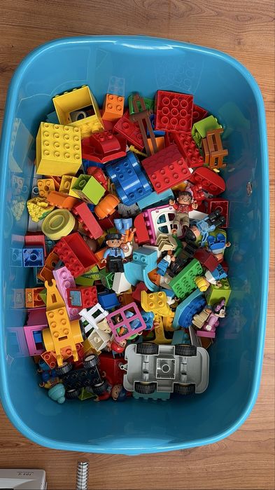 LEGO очень много разных наборов , все оригинальное