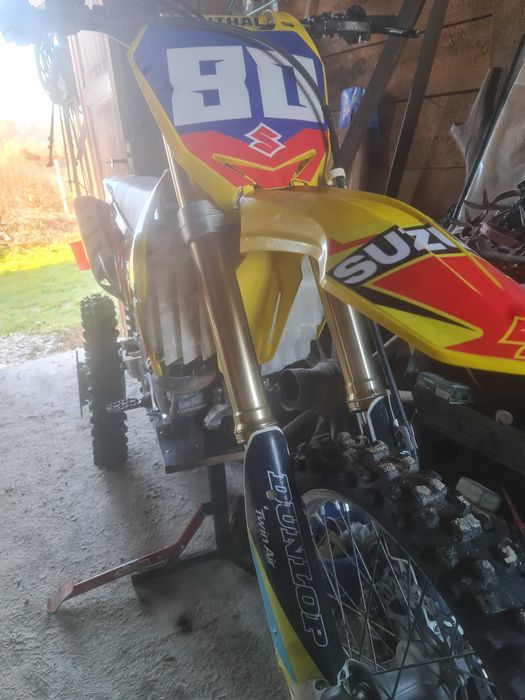 Suzuki rmz 250 . 2012  foarte bine intreținut, schimb cu wv t4