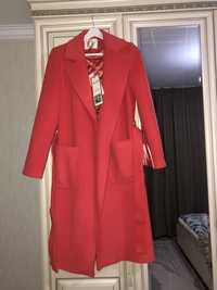 Женское пальто  Размер 36