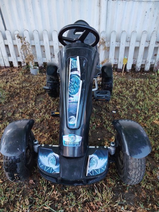 Kart cu pedale pentru copii