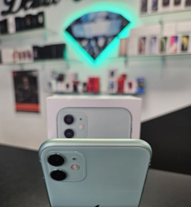 Iphone 11 / Green / 128 GB / DeluxGSM
