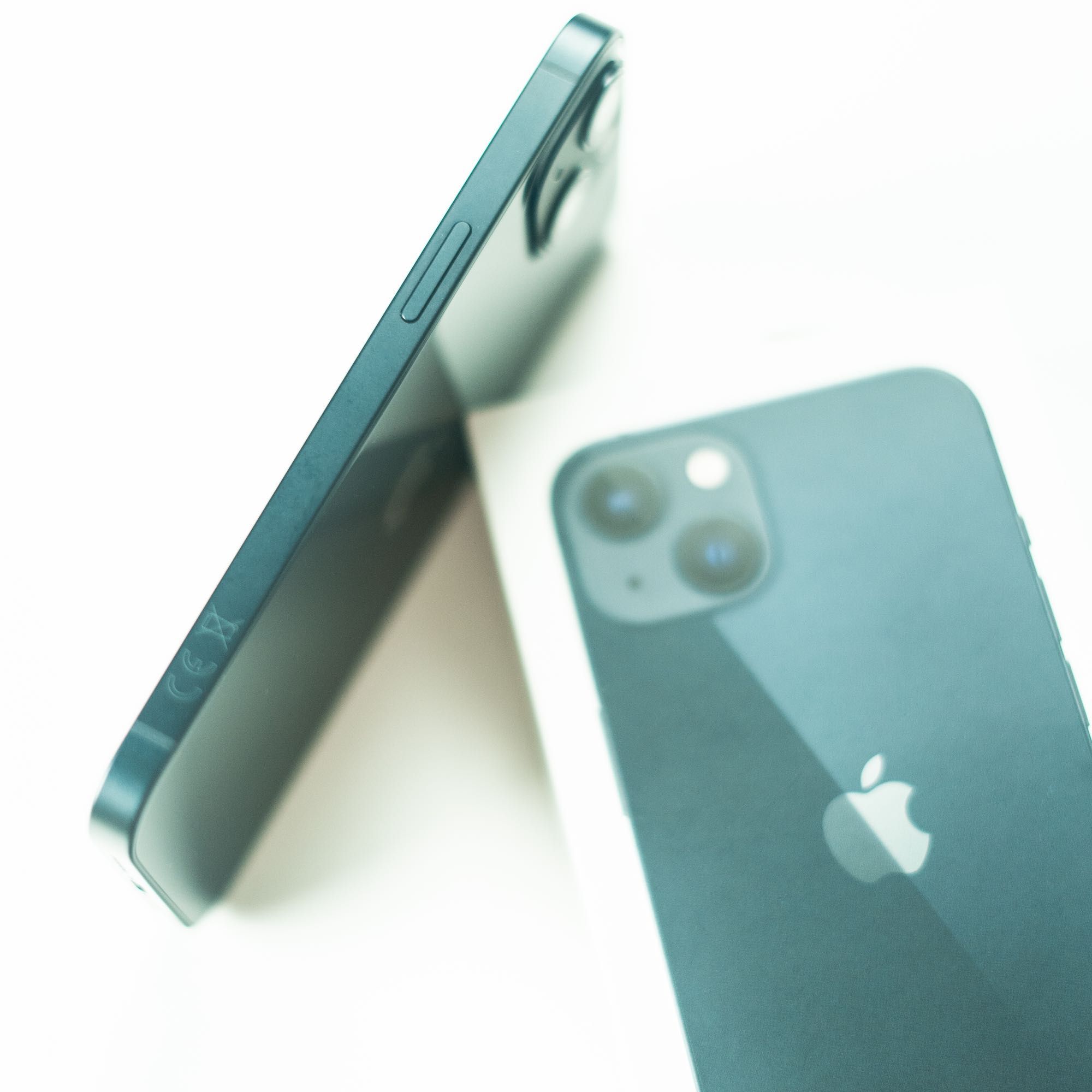 НОВ/ iPhone 13 128GB Midnight/ Гаранция 2027г