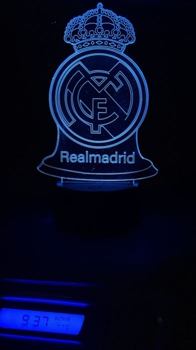 Real madrid logotipi emblemasi 3d tung'i