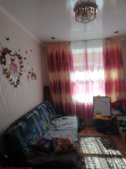 Продам срочно 2 х комнатную квартиру Абая 7!