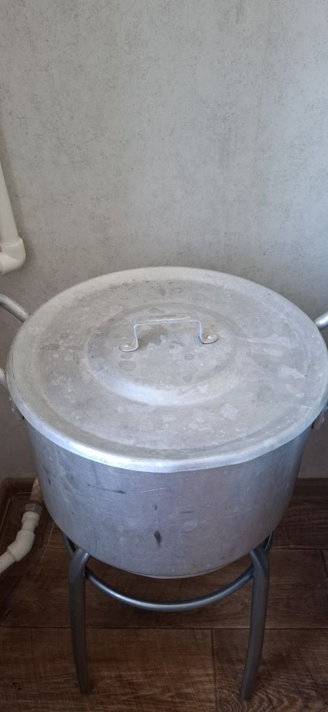Продам кастрюлю алюминиевую