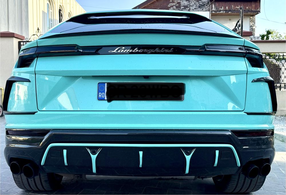 Lamborghini urus de vanzare culoare deosebita Tifany Blue Miami