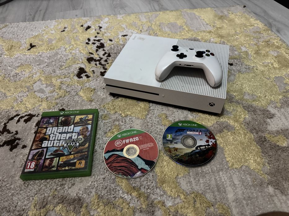 Vand Xbox One S 400 lei