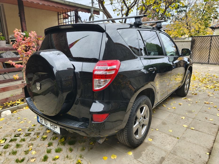 Vând Toyota Rav 4 2.0 VVT-I CVT 4x4 158hp