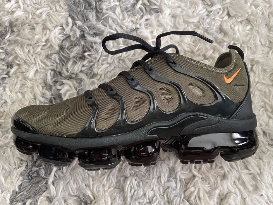 Nike Air Vapormax Plus olive rough green обувки вейпърмакс плюс зелени
