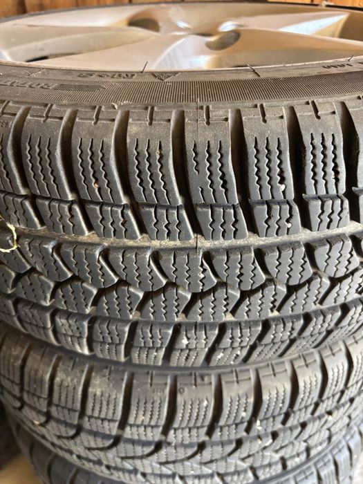 Vand roti hiundai mazda