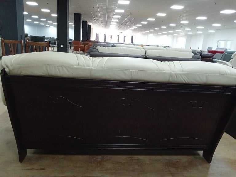 Кремав кожен диван с дървен обков - естествена кожа