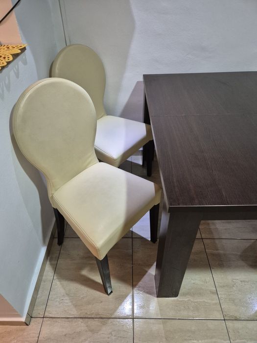 Masa de bucatarie cu scaune