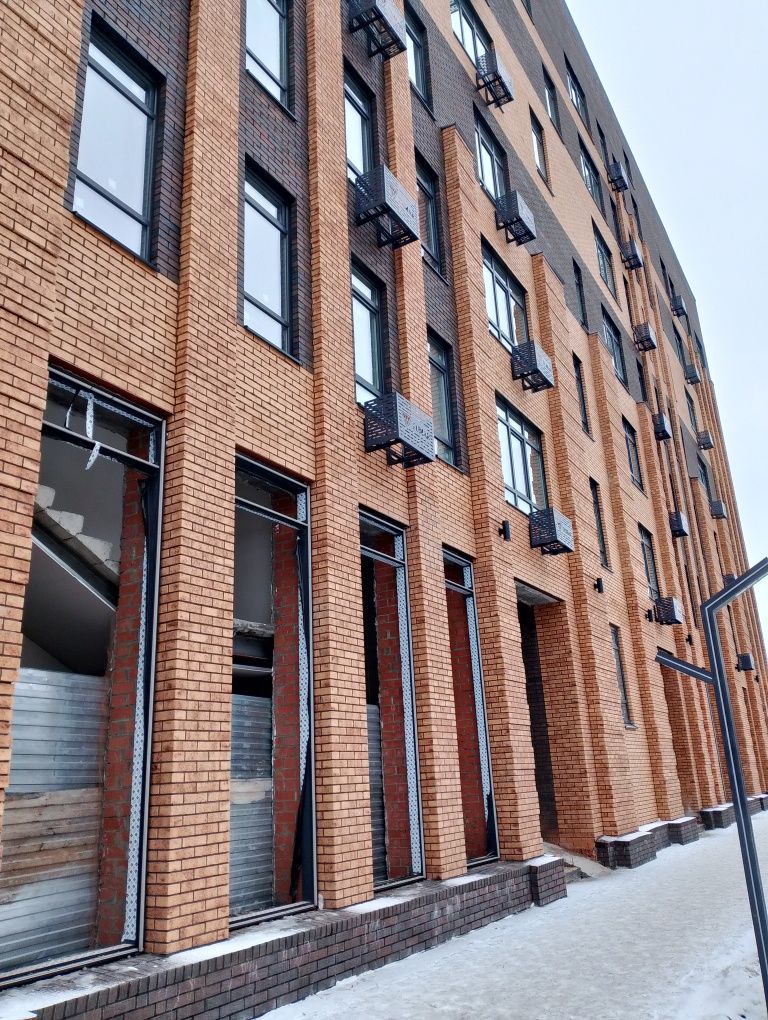 Продам коммерческие помещения 103 м2 в ЖК Тумар в районе центр. рынка
