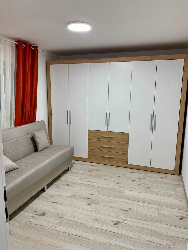 Proprietar vand casă tip duplex Nojorid.