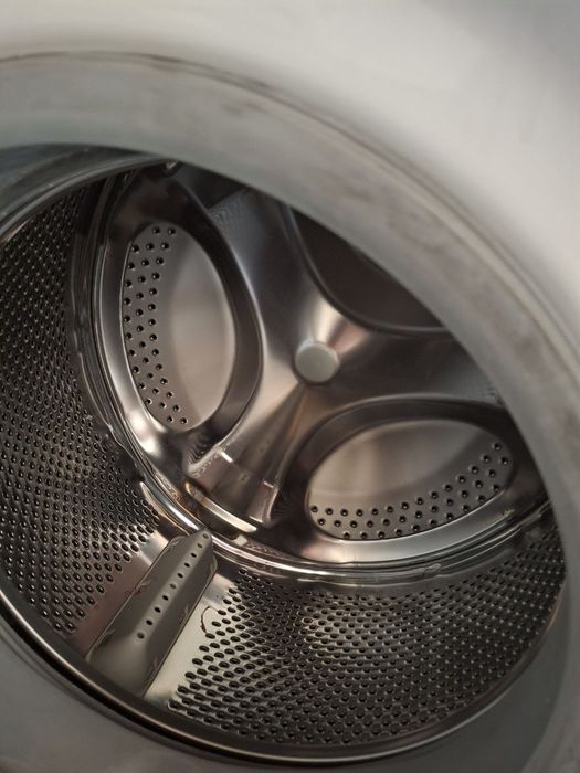 Кирмошина индезит сотилади