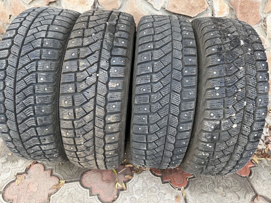 Зимный шипованный  Резины