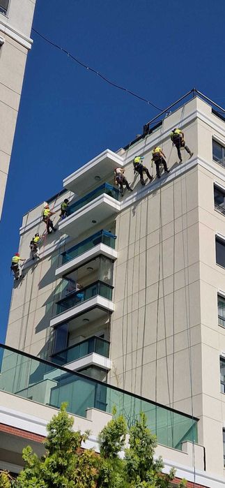 Angajam alpinist utilitar