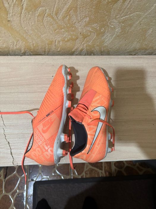 Бутсы: найкфантомвеном