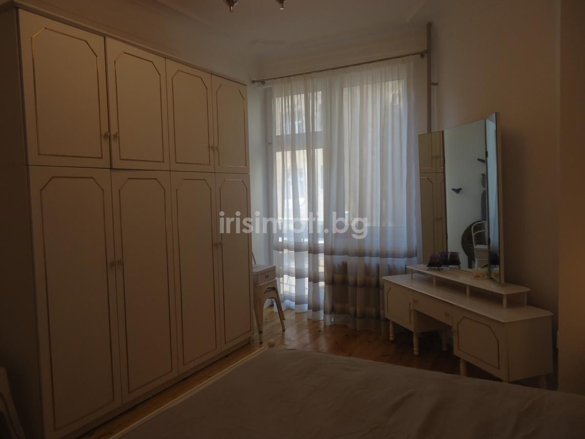 Под наем тристаен, €800, 62кв.м. в Център
