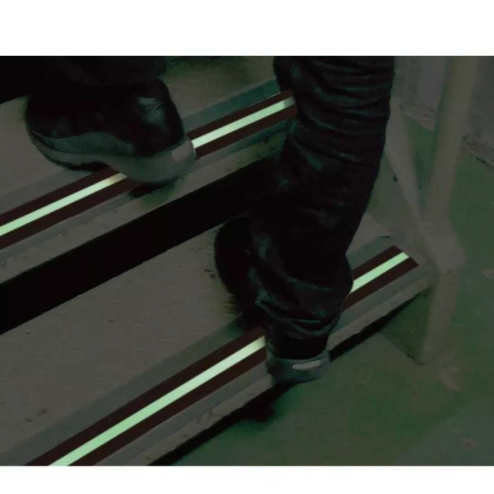 Banda adeziva antiderapare, din particule minerale, 5m