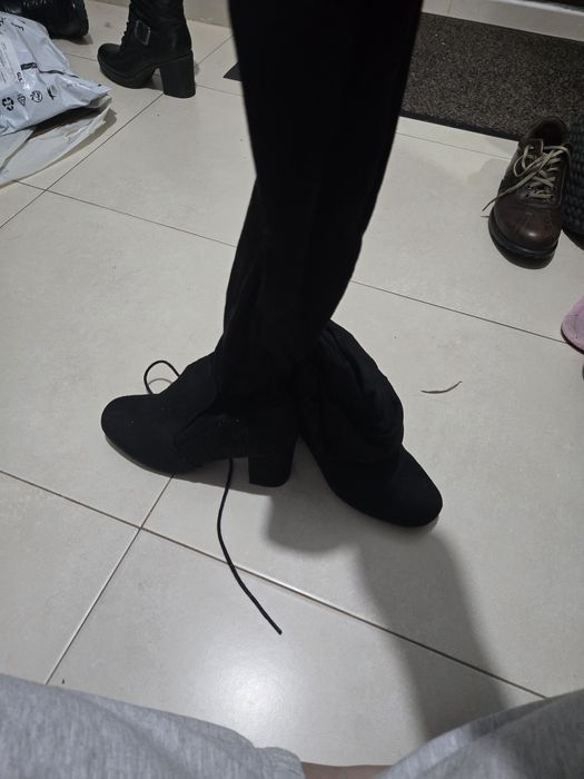 Cizme negre din piele intoarsa