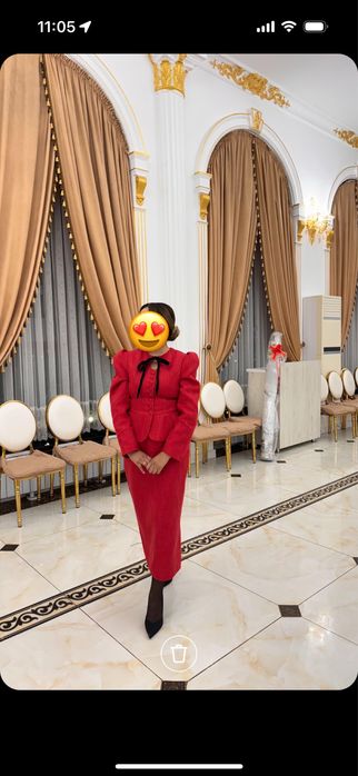 Эффектный красный твидовый комплект — пиджак + юбка