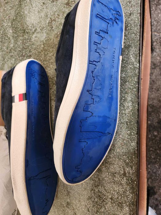 Продавам мъжки обувки  на марката Tommy Hilfiger