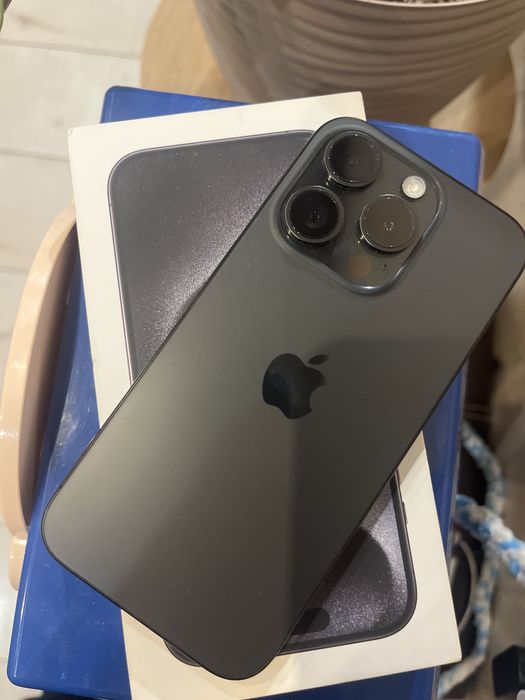 Продавам Iphone 15, 128 Gb