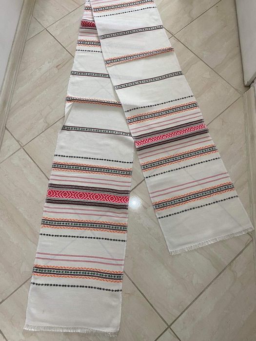 Тишлайфери за маса с българска шевица