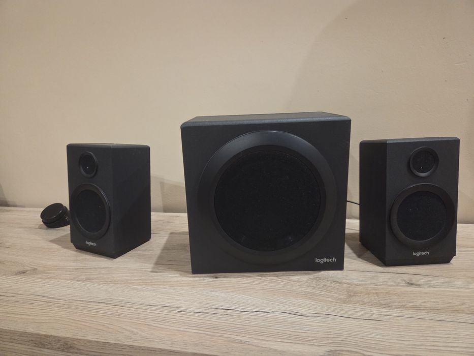 Boxe Logitech Z333 2.1 – subwoofer + 2 sateliţi