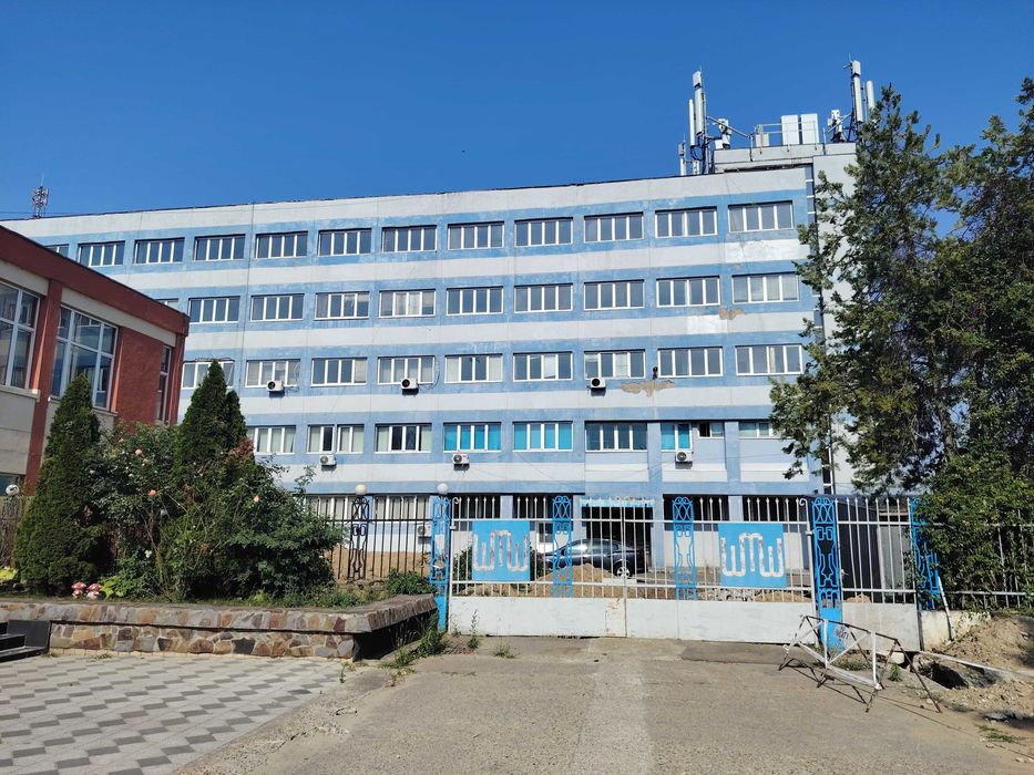 cladire birouri 5800 m2 de vanzare/inchiriere in Bacau