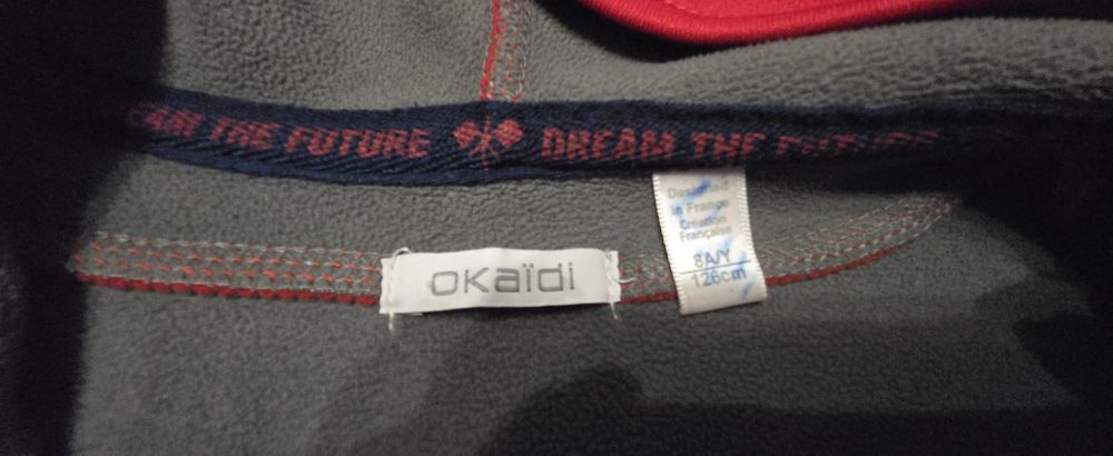 Jacheta roșie 8 ani