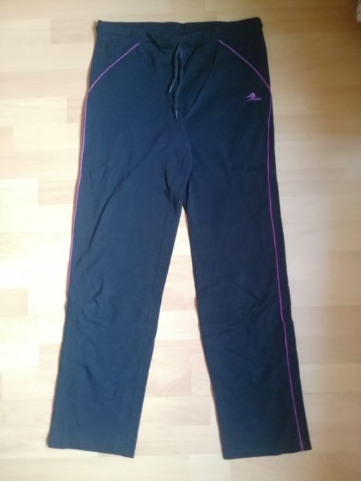 Pantaloni sport, negri, noi