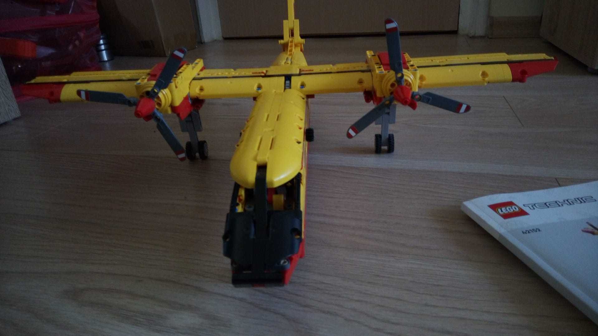Avion de pompieri Lego tehnic