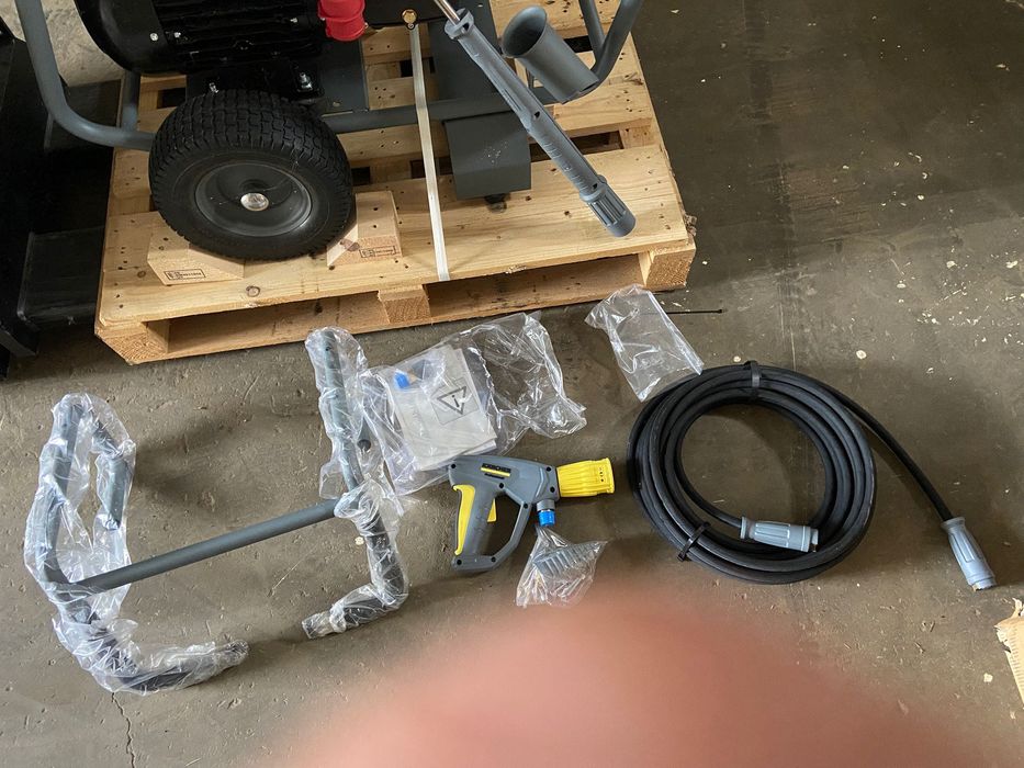 Професионална водоструйка Karcher 16/15 -4 cage