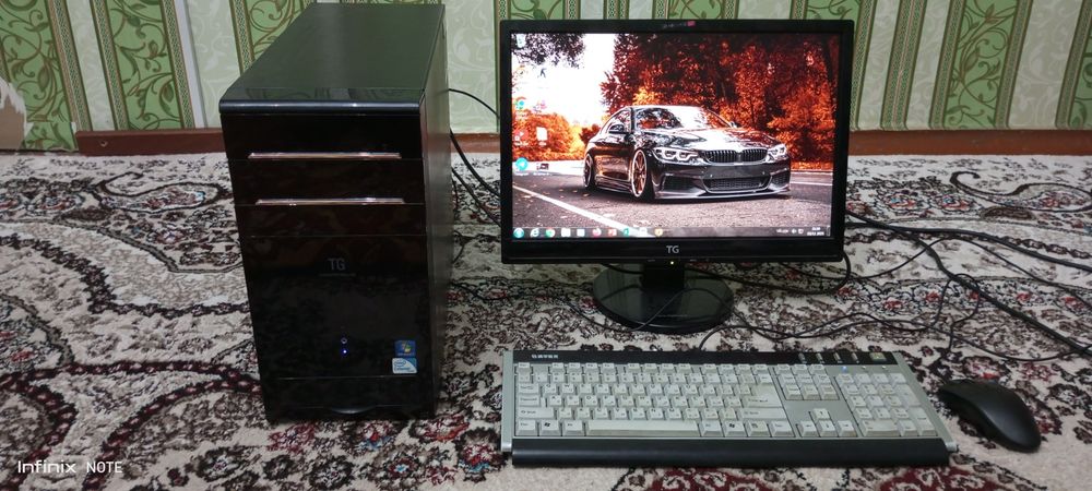 Katta ekranli kompyuter, holati alo