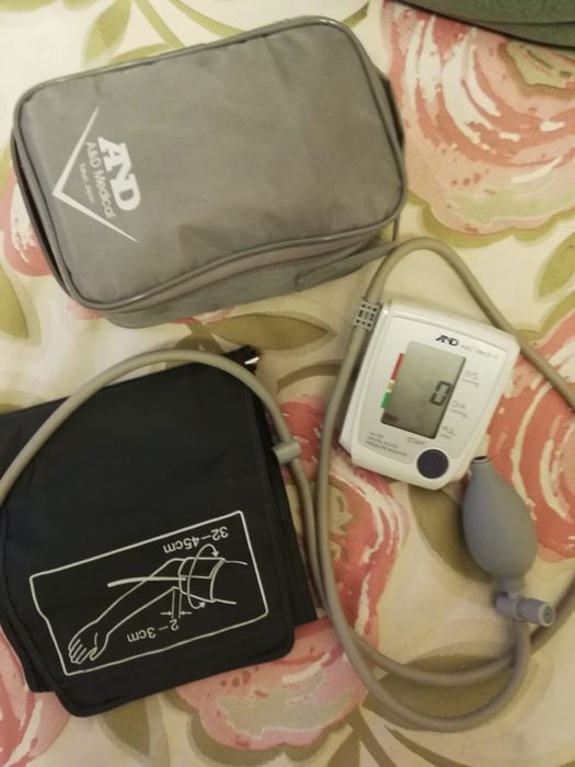 Танометр электронный и простой