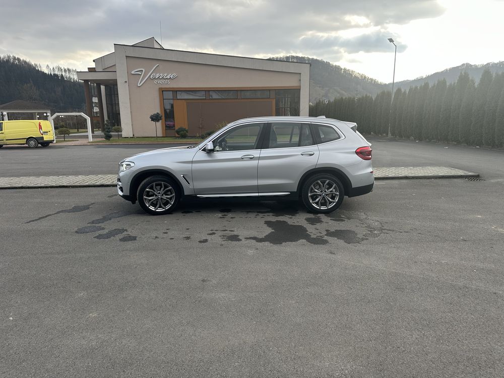BMW X3 an 2019 masina este fulll