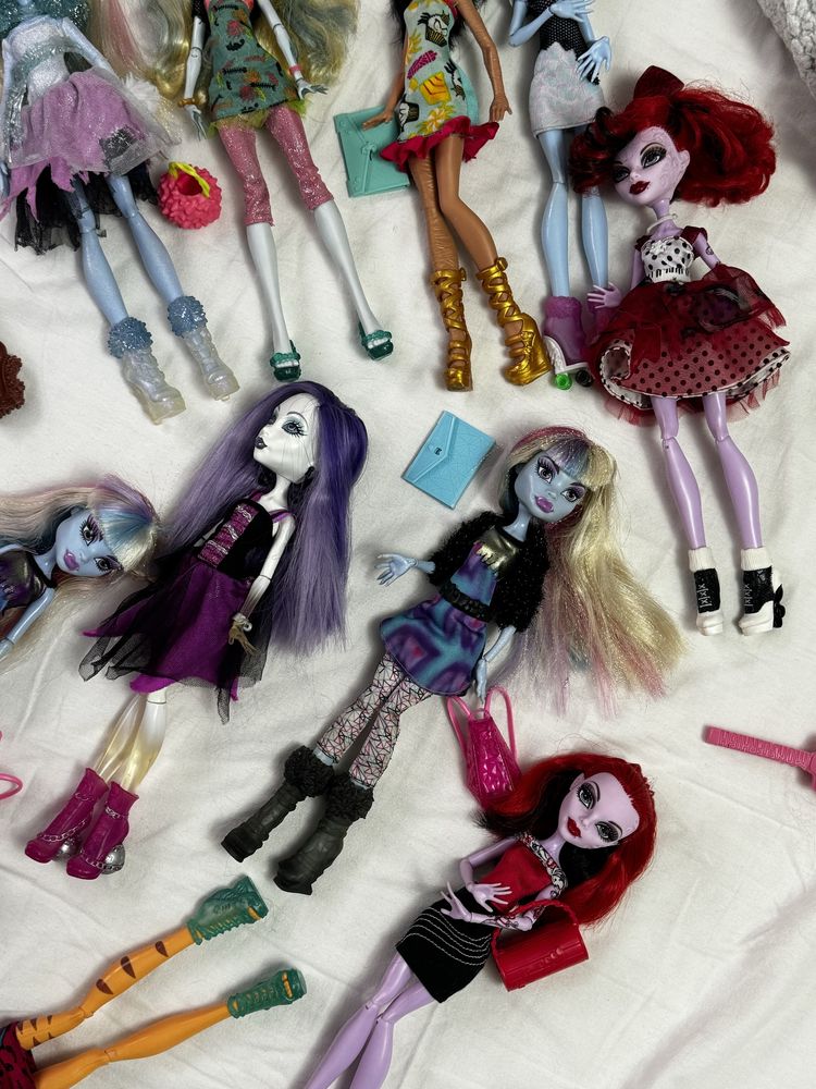 Papusi monster high preturi diferite