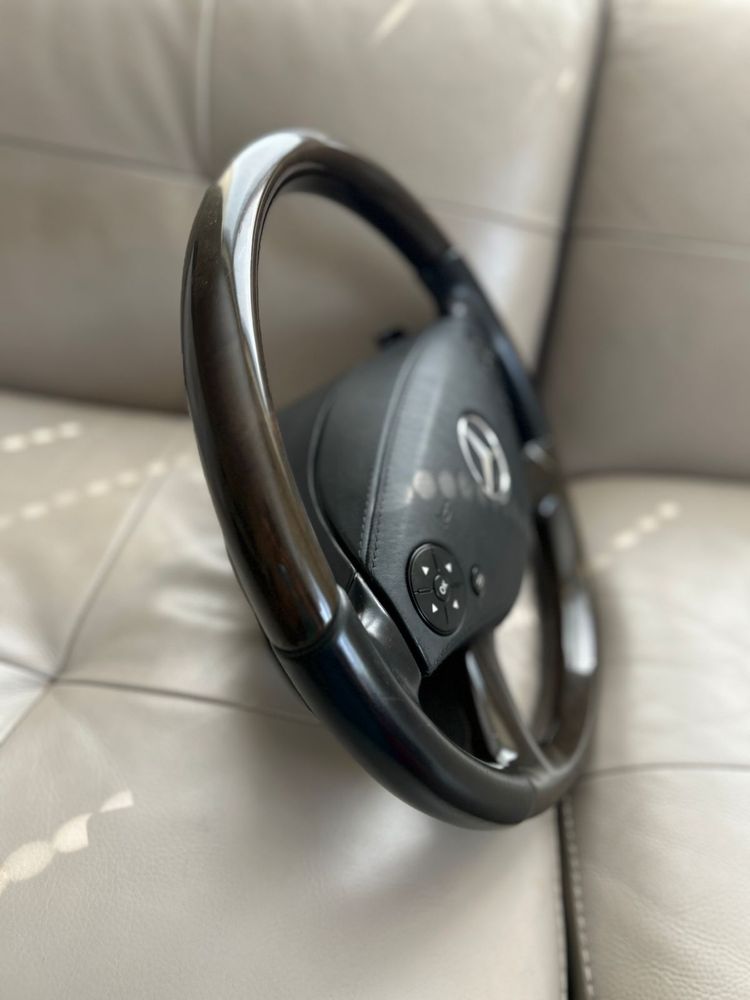 Махагонов волан Mercedes W221
