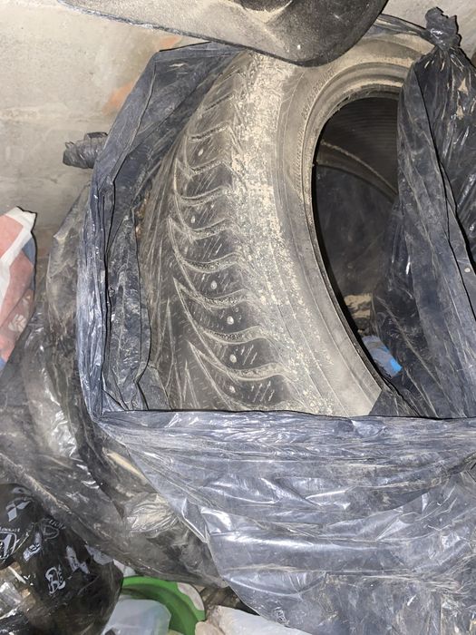 Шины зимние  225/55/20