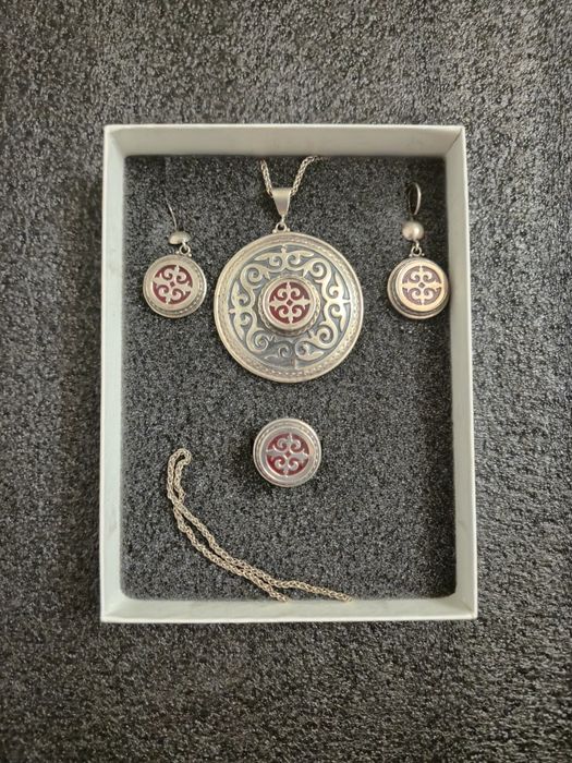 Серебряный набор украшений